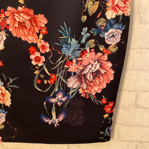 NWT Gorgeous Lipsy London Floral Dress Size 12 - Picture 5 of 12